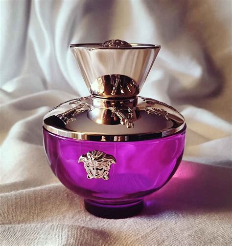 la modella del profumo versace|Versace Dylan Purple .